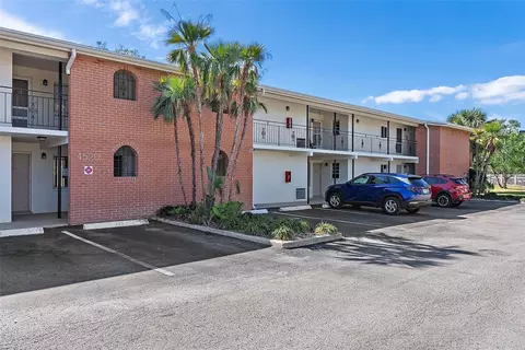 4520 Overlook Dr NE #238, Saint Petersburg, FL 33703