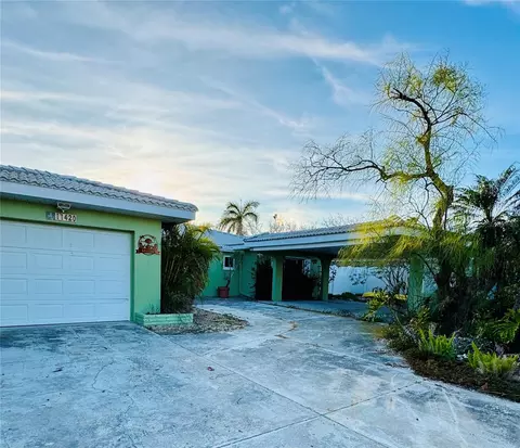 11420 6th St E, Treasure Island, FL 33706