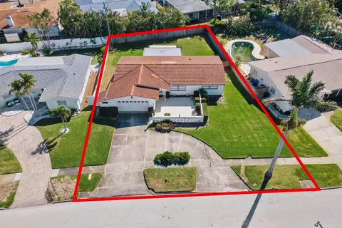 1235 Cordova Blvd NE, Saint Petersburg, FL 33704