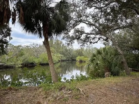12533 Four Wheel Dr, Tampa, FL 33635