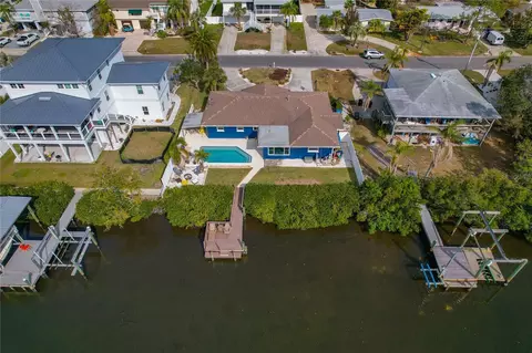 309 Lagoon Dr, Palm Harbor, FL 34683