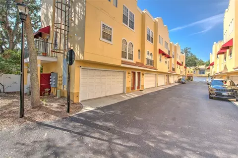 3314 Las Campos Pl, Tampa, FL 33611