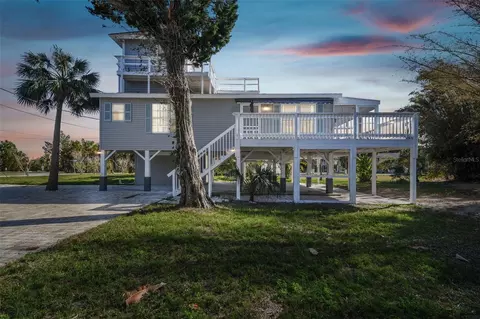 3476 Tidewater Dr, Weeki Wachee, FL 34607