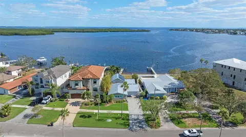 6323 Bayou Grande Blvd NE, Saint Petersburg, FL 33702