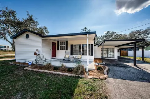 6254 Pershing St NE, Saint Petersburg, FL 33702