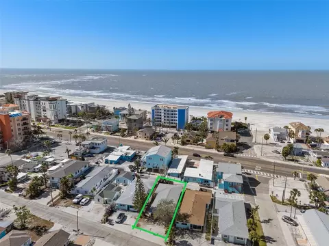 13378 1st St E, Madeira Beach, FL 33708