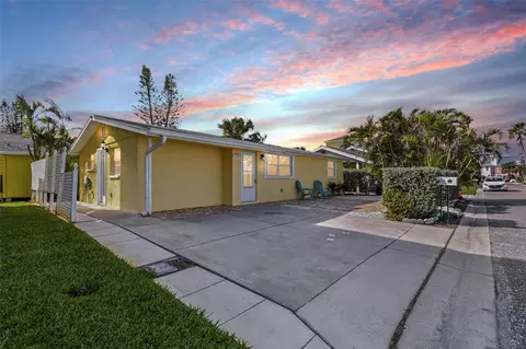 18002 3rd St E, Redington Shores, FL 33708