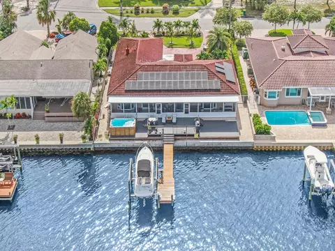 1818 Dolphin Blvd S, Saint Petersburg, FL 33707
