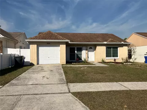 1915 Crown Park Dr, Valrico, FL 33594