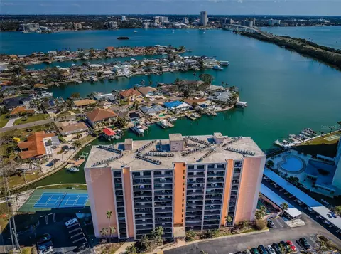 51 Island Way #1004, Clearwater Beach, FL 33767