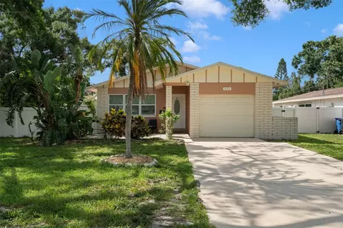 651 SW Boulevard Blvd N, Saint Petersburg, FL 33703