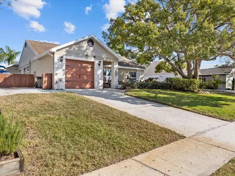 807 Cavemill Way, Tarpon Springs, FL 34689