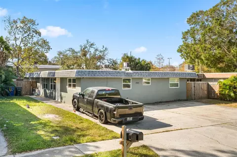 3405 Sherwood Dr, Largo, FL 33771