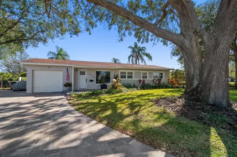1690 74th Ave N, Saint Petersburg, FL 33702
