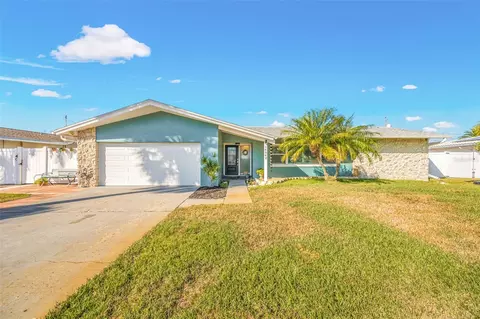 14042 Starboard Dr, Seminole, FL 33776