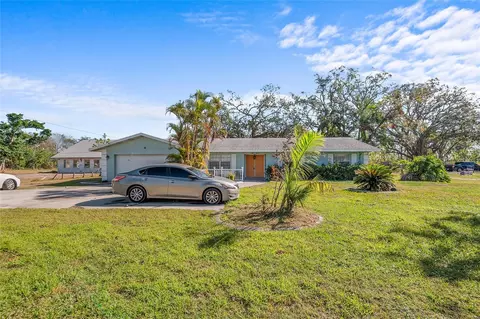 1515 15th St E, Bradenton, FL 34208