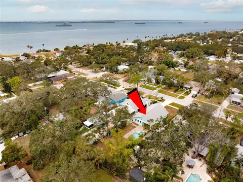 1061 Sedeeva St, Clearwater, FL 33755
