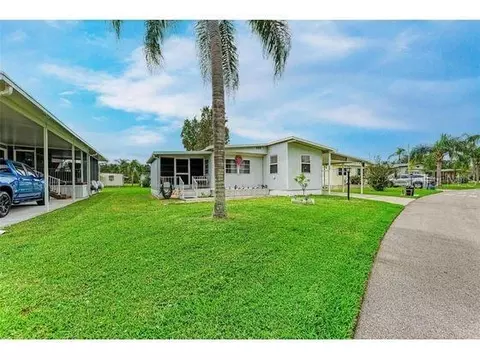 921 Faith Cir E #40, Bradenton, FL 34212