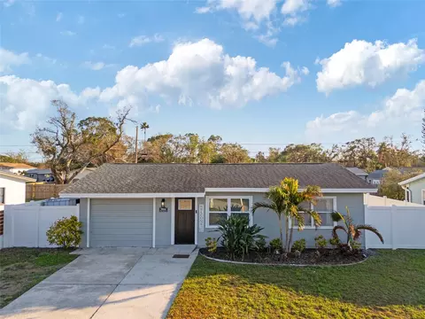5864 Mckee Lake Dr N, Saint Petersburg, FL 33709