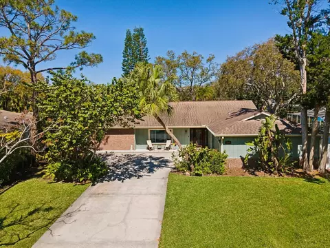 1214 Royal Oak Dr, Dunedin, FL 34698