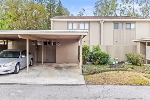 8013 Peach Dr, Temple Terrace, FL 33637