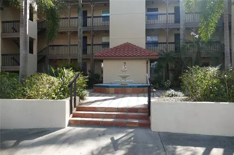 2400 Feather Sound Dr #717, Clearwater, FL 33762