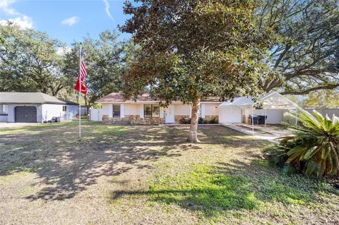 18 Pine Circle Dr, Ocala, FL 34472