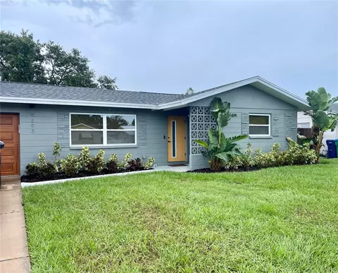 9893 111th St, Seminole, FL 33772