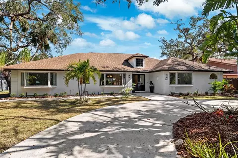 1621 Park St N, Saint Petersburg, FL 33710