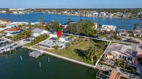 521 Harbor Dr N, Indian Rocks Beach, FL 33785