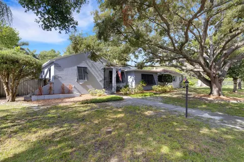 314 33rd Ave NE, Saint Petersburg, FL 33704