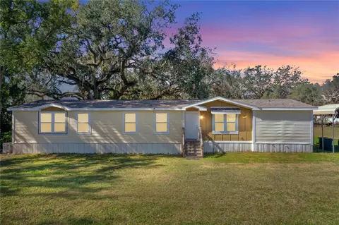 3735 Autumn Palm Dr, Zephyrhills, FL 33541