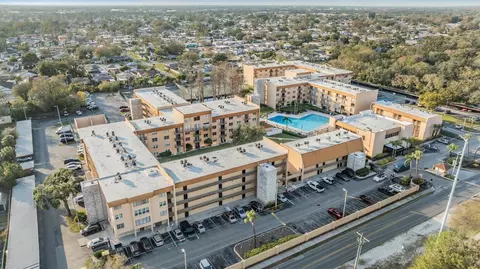 5820 N Church Ave #247, Tampa, FL 33614