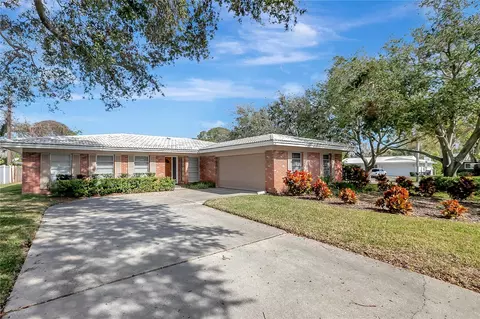 2054 Envoy Ct, Clearwater, FL 33764