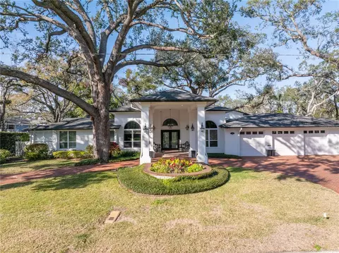 1139 42nd Ave N, Saint Petersburg, FL 33703