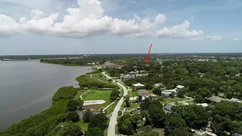 102 Brent Cir, Oldsmar, FL 34677