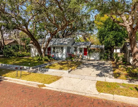 620 Scotland St, Dunedin, FL 34698