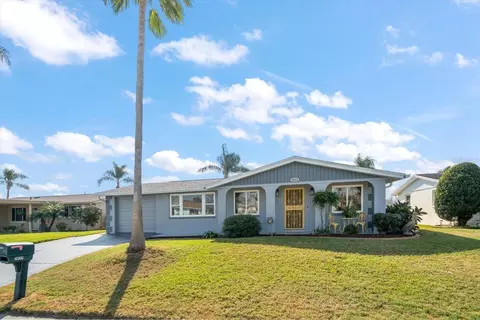 3832 Star Island Dr, Holiday, FL 34691