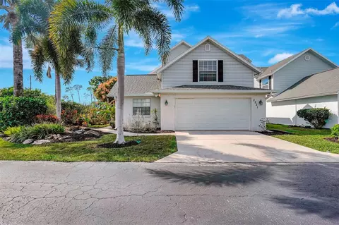 3221 Carriage Cir, Naples, FL 34105
