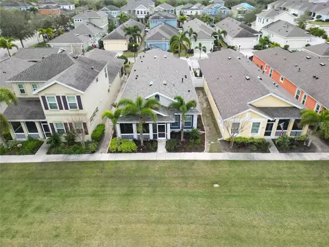 609 Winterside Dr, Apollo Beach, FL 33572