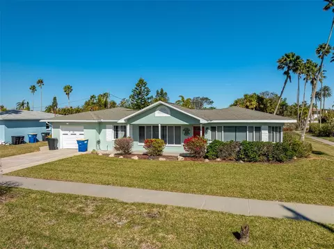 66 Kipling Plz, Clearwater Beach, FL 33767