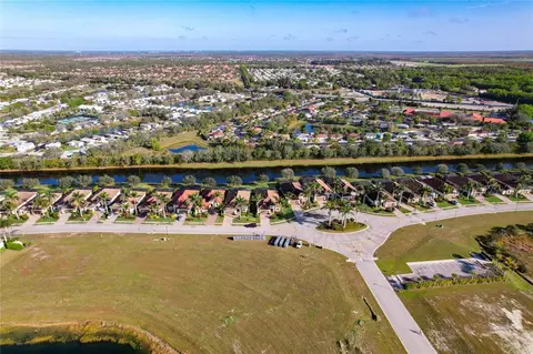 View/Area - 2902 Aviamar Cir, Naples, FL 34114 photo 4 of 13