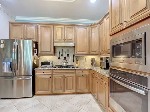 Kitchen - 2902 Aviamar Cir, Naples, FL 34114 photo 4 of 5