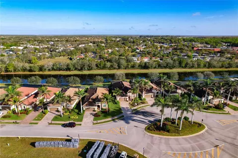 View/Area - 2902 Aviamar Cir, Naples, FL 34114 photo 5 of 13