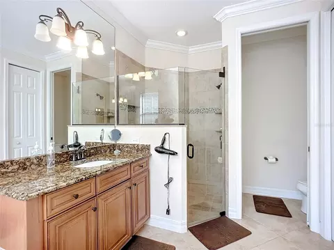 Bath - 2902 Aviamar Cir, Naples, FL 34114 photo 3 of 4