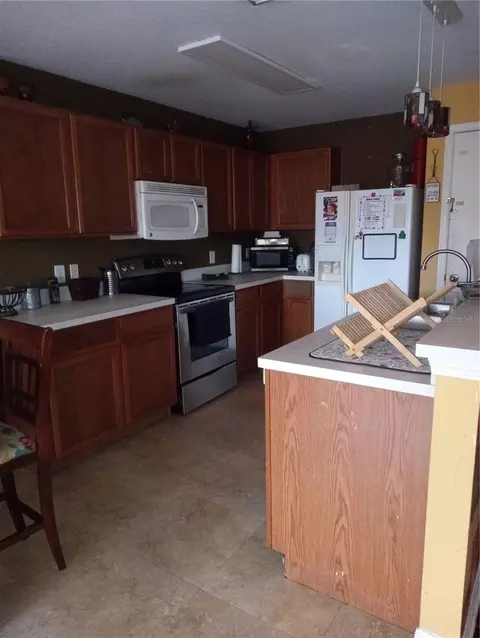 Kitchen - 10933 Subtle Trail Dr, Riverview, FL 33569 photo 2 of 2