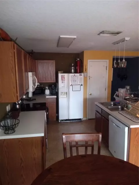 Kitchen - 10933 Subtle Trail Dr, Riverview, FL 33569 photo 1 of 2