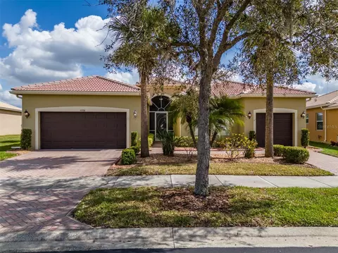 16206 Diamond Bay Dr, Wimauma, FL 33598