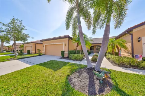 320 Seneca Falls Dr, Apollo Beach, FL 33572