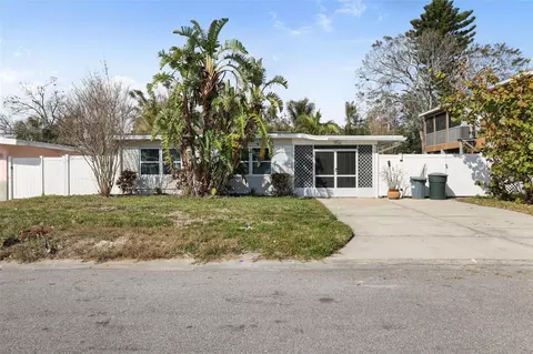2460 Baywood Dr E, Dunedin, FL 34698